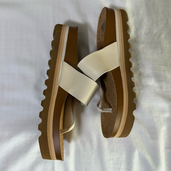 Women's Reef Cushion Sol Hi Platform Sandals Size 8 Ivory Platform Casual Beach - Picture 9 of 9